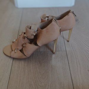 Fergie Super Sexy Women’s “Daphne” Stiletto Heels Regal Beige Peep Toe